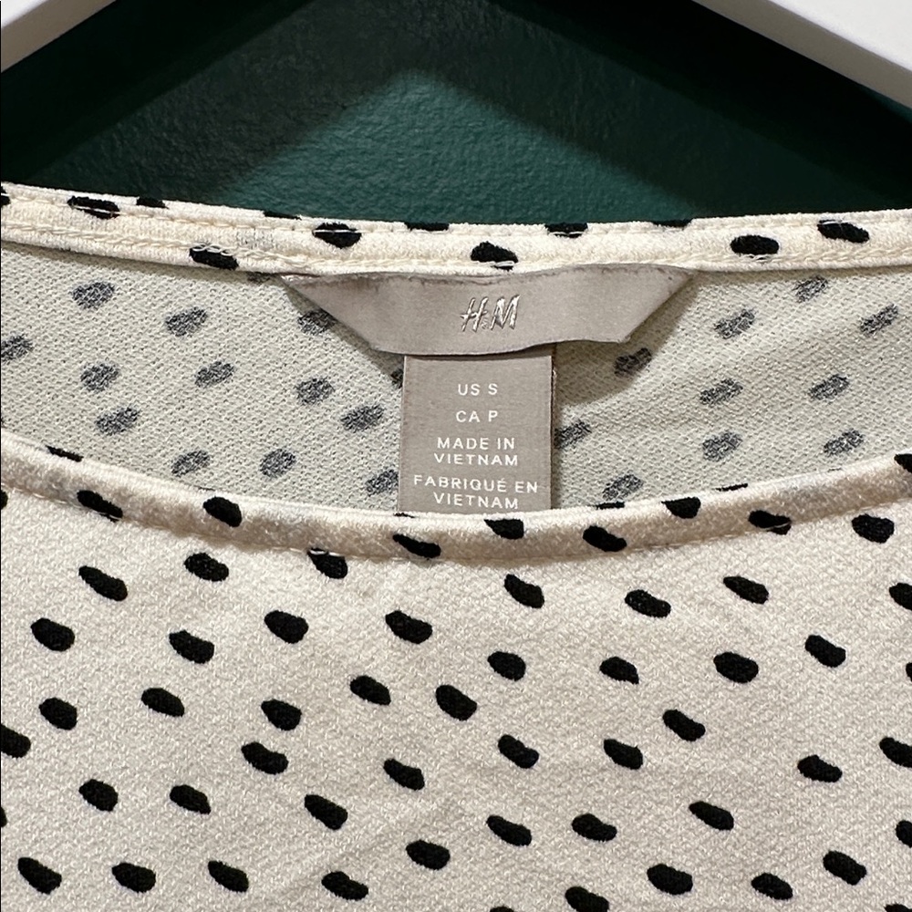 H&M Cream Short Sleeve Top with Black Dot Print - Picture 2 of 4